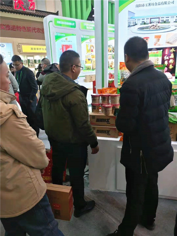 玉薯坊參展-粉條機生產